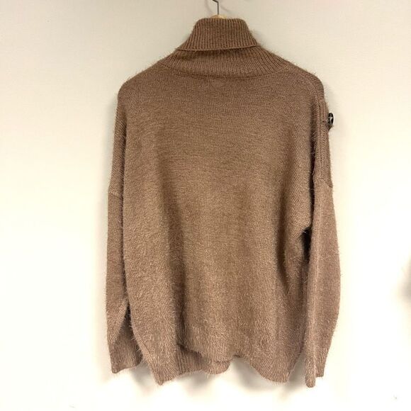 Pol fuzzy tan sweater with side buttons. Size M - Picture 4 of 6